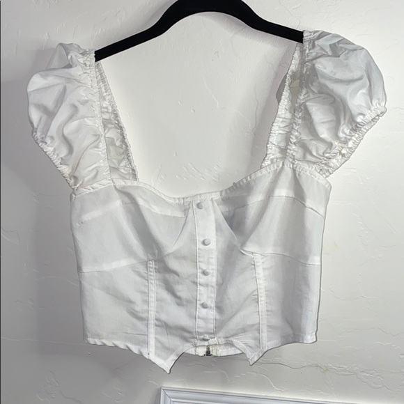 Cute top - Picture 2 of 3